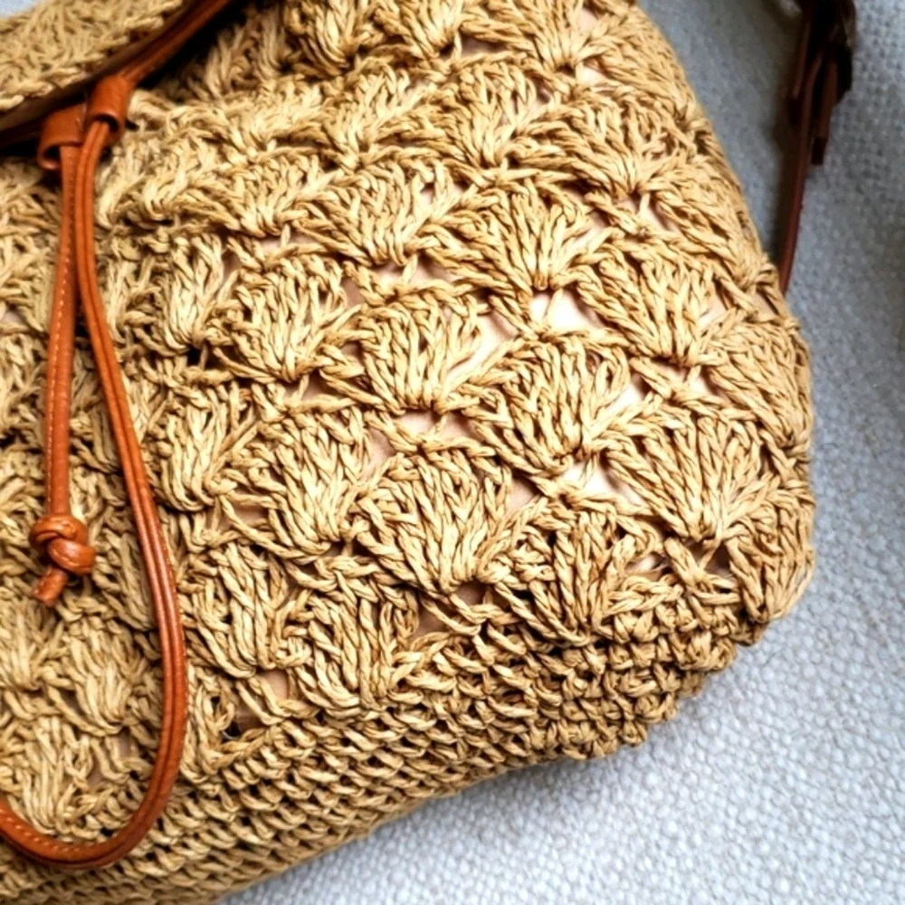 Backpack 100% paper and leather